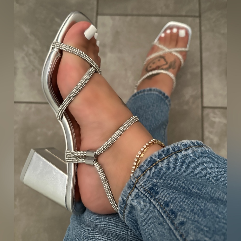 NEW! SQUARE FRONT RHINESTONE STRAP SILVER MID HEEL ! PERFECT FOR PROM